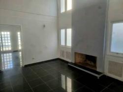 Casa para Venda em Santana de Parnaíba - 4