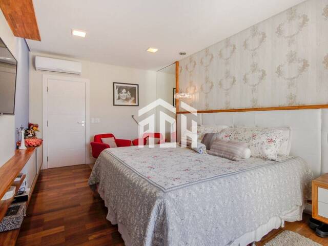 Casa para Venda em Santana de Parnaíba - 2