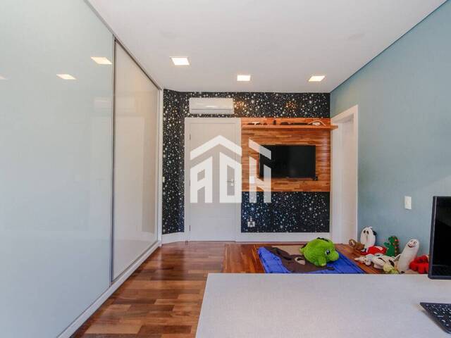 Casa para Venda em Santana de Parnaíba - 4