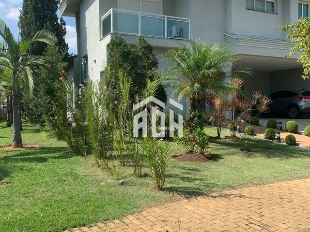 #28 - Casa para Venda em Santana de Parnaíba - SP