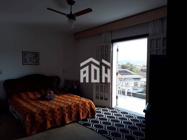 Casa para Venda em Santana de Parnaíba - 5