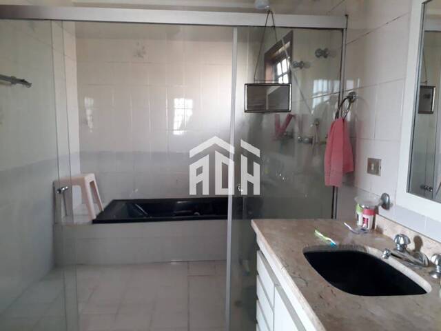 Casa para Venda em Santana de Parnaíba - 4