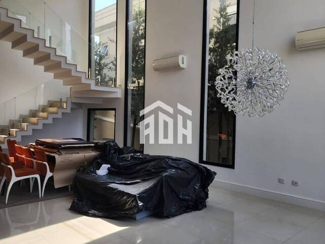 Casa para Venda em Santana de Parnaíba - 2