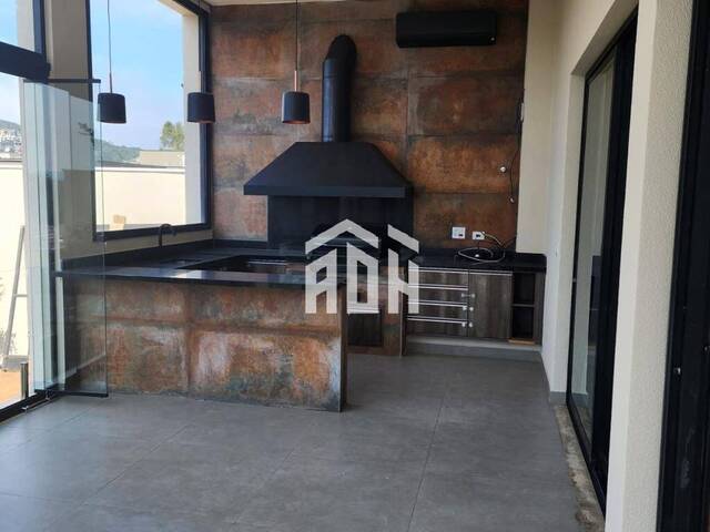 Casa para Venda em Santana de Parnaíba - 3