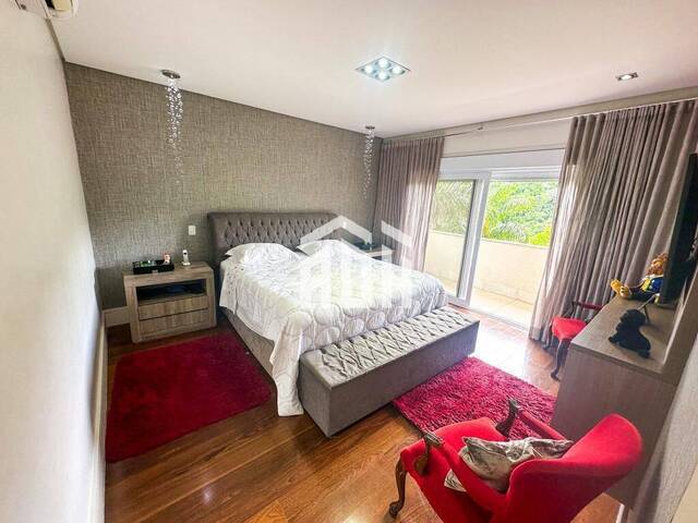 Casa para Venda em Santana de Parnaíba - 3