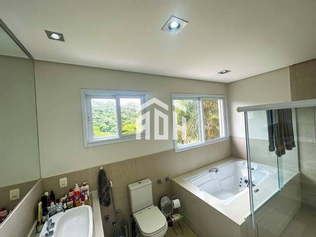 Casa para Venda em Santana de Parnaíba - 4