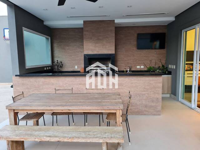 Casa para Venda em Santana de Parnaíba - 3