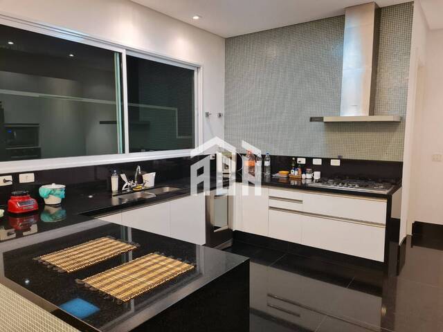 Casa para Venda em Santana de Parnaíba - 5