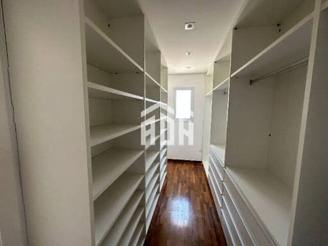 Casa para Venda em Santana de Parnaíba - 4