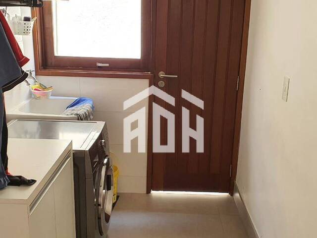 Casa para Venda em Santana de Parnaíba - 4