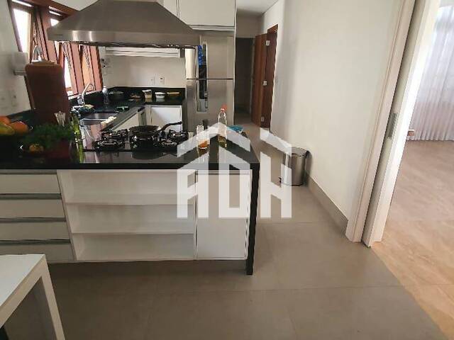 Casa para Venda em Santana de Parnaíba - 5