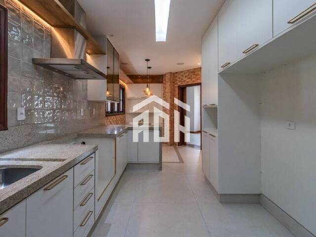 Casa para Venda em Santana de Parnaíba - 5