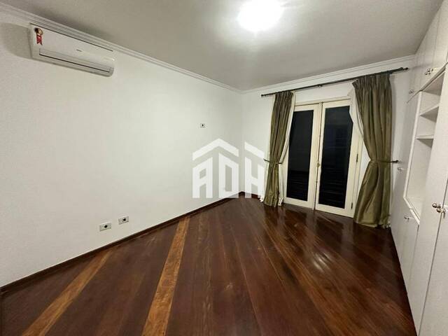 Casa para Venda em Santana de Parnaíba - 2