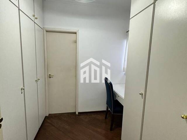 Casa para Venda em Santana de Parnaíba - 4