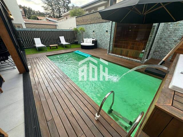 Casa para Venda em Santana de Parnaíba - 3