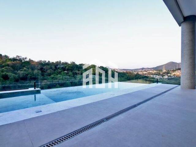 Casa para Venda em Santana de Parnaíba - 3