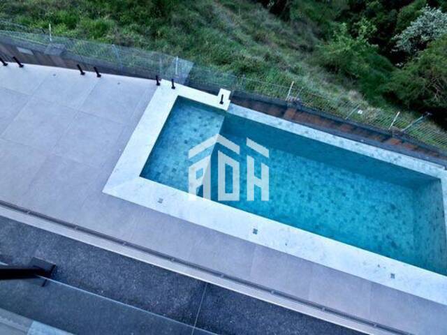 Casa para Venda em Santana de Parnaíba - 5