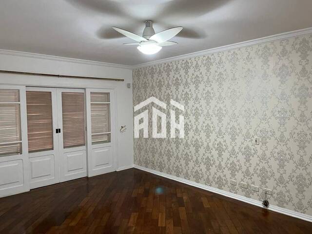 Casa para Venda em Santana de Parnaíba - 3