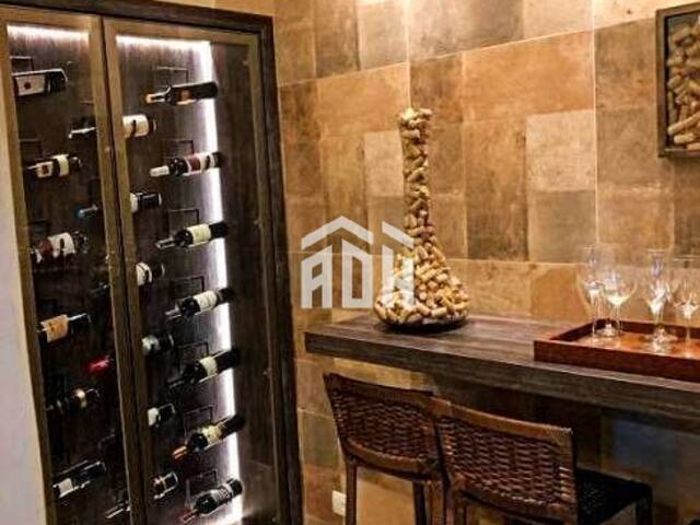 Casa para Venda em Santana de Parnaíba - 2