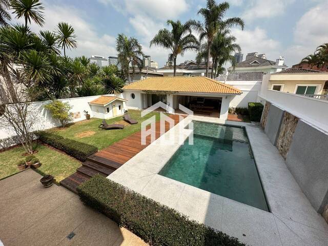 Casa para Venda em Santana de Parnaíba - 2