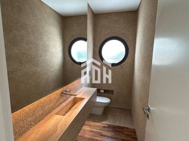 Casa para Venda em Santana de Parnaíba - 3