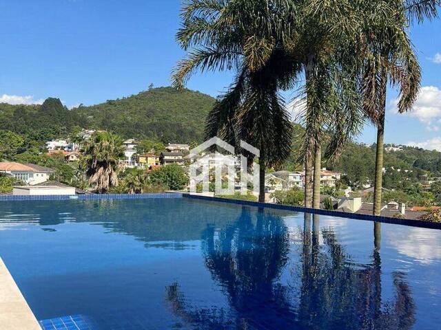 Casa para Venda em Santana de Parnaíba - 2