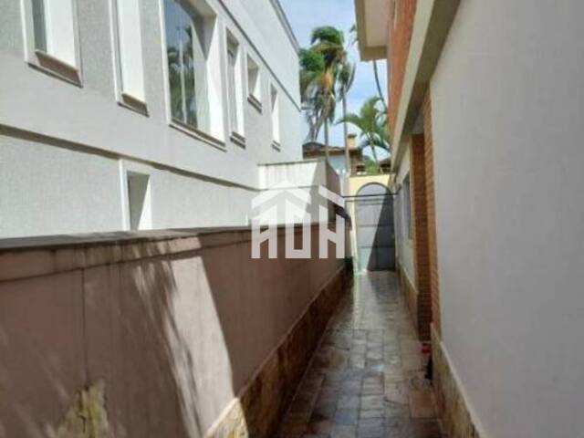 Casa para Venda em Santana de Parnaíba - 3