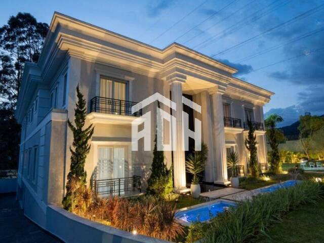 Casa para Venda em Santana de Parnaíba - 2