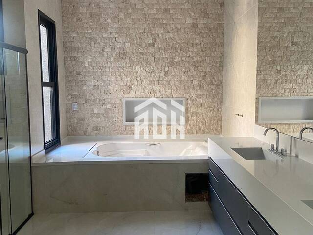 Casa para Venda em Santana de Parnaíba - 4