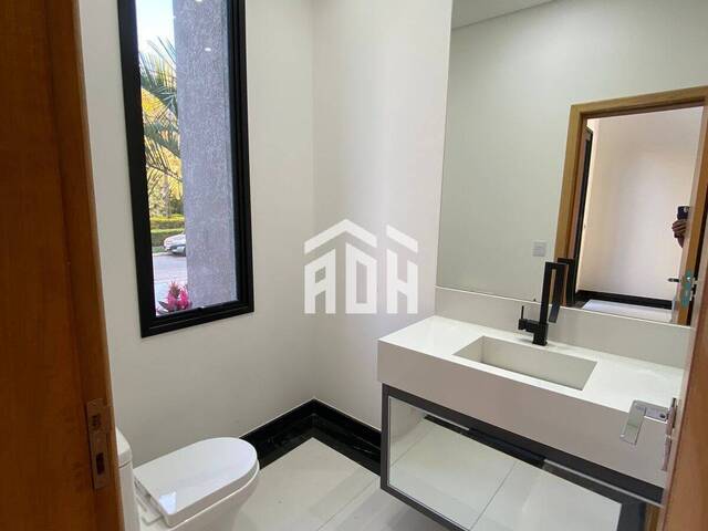 Casa para Venda em Santana de Parnaíba - 2