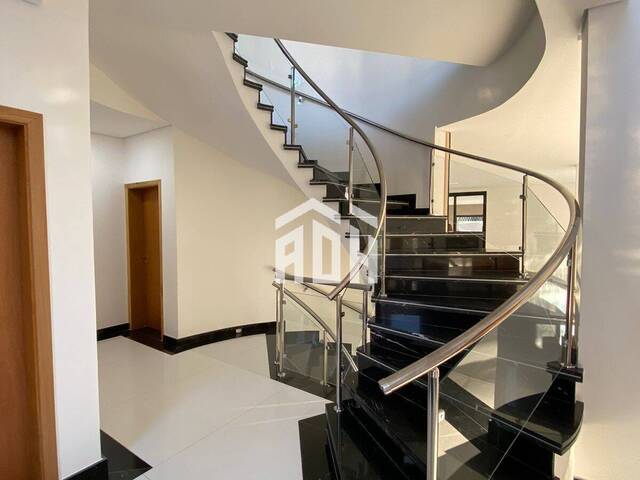 Casa para Venda em Santana de Parnaíba - 3