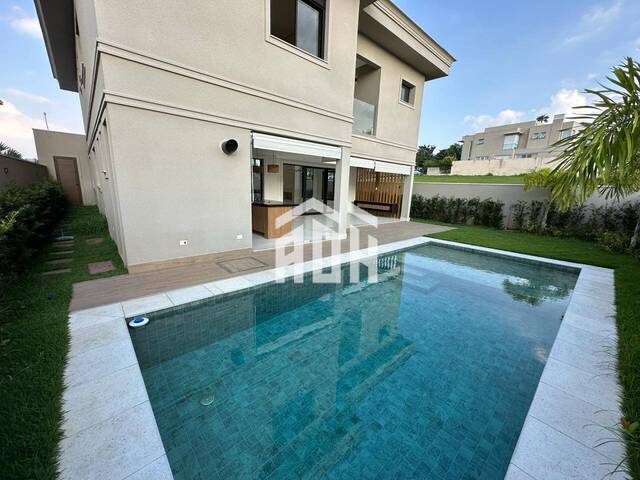 Casa para Venda em Santana de Parnaíba - 2