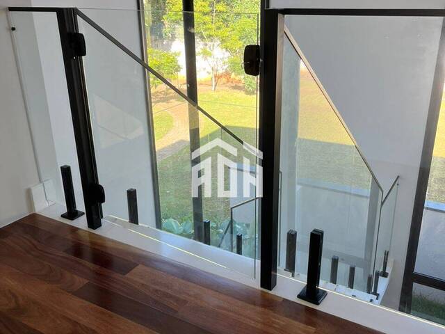 Casa para Venda em Santana de Parnaíba - 3