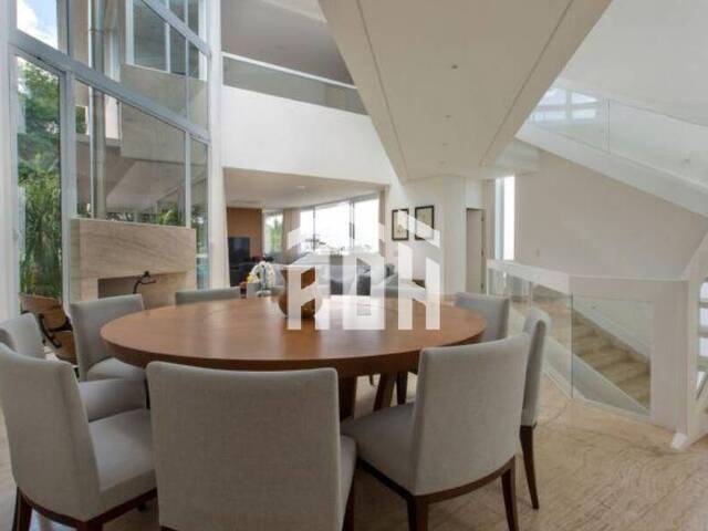 Casa para Venda em Santana de Parnaíba - 2