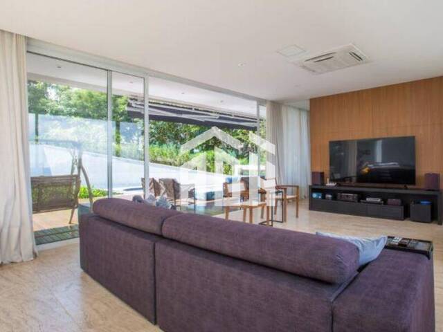 Casa para Venda em Santana de Parnaíba - 3