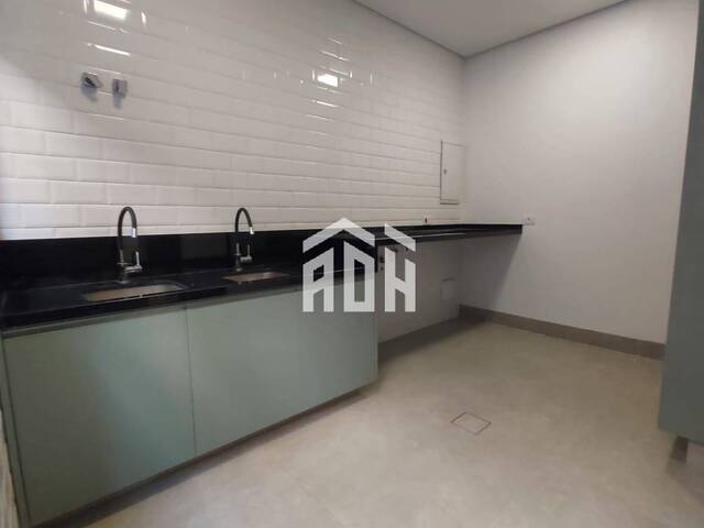 Casa para Venda em Santana de Parnaíba - 4