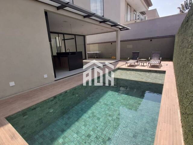 Casa para Venda em Santana de Parnaíba - 2