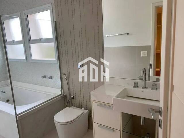 Casa para Venda em Santana de Parnaíba - 5