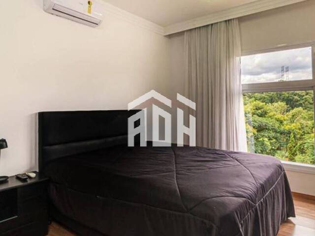 Casa para Venda em Santana de Parnaíba - 3