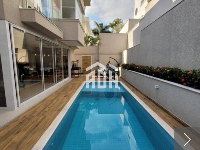 Casa para Venda em Santana de Parnaíba - 3