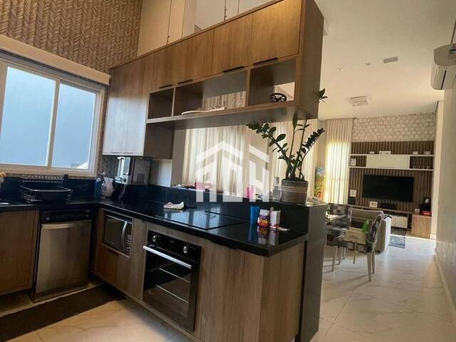Casa para Venda em Santana de Parnaíba - 3
