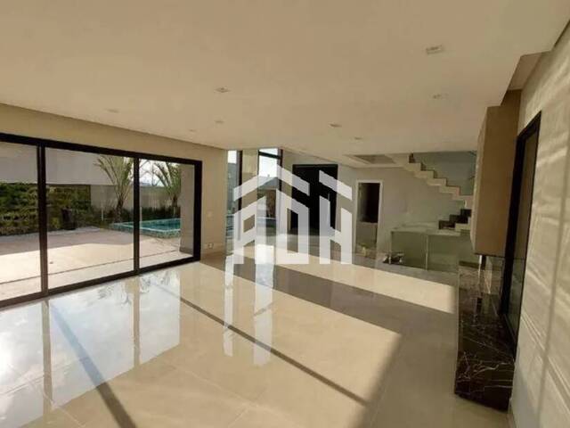 Casa para Venda em Santana de Parnaíba - 4