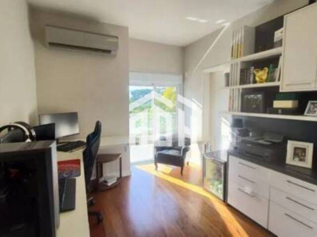 Casa para Venda em Santana de Parnaíba - 5