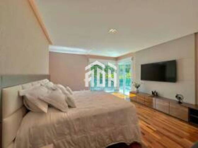 Casa para Venda em Santana de Parnaíba - 4