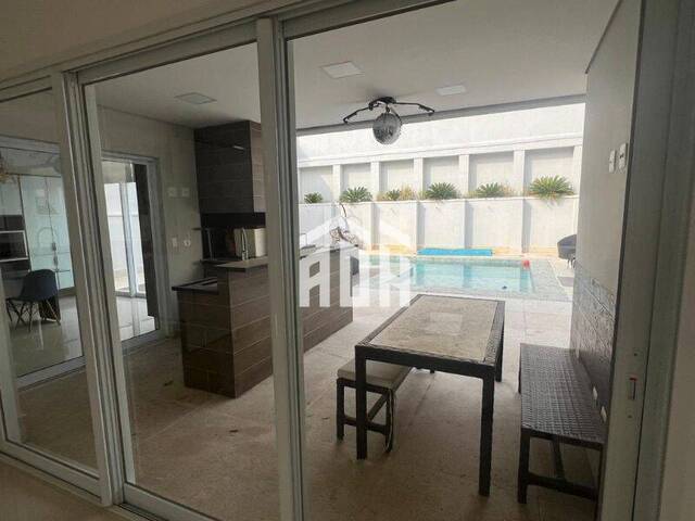 Casa para Venda em Santana de Parnaíba - 3