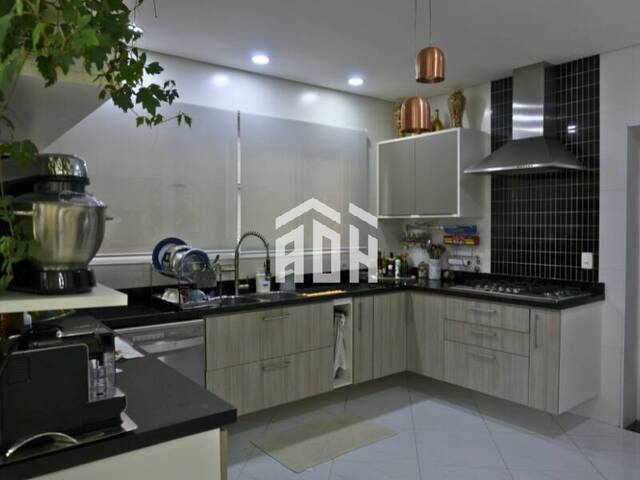 Casa para Venda em Santana de Parnaíba - 5