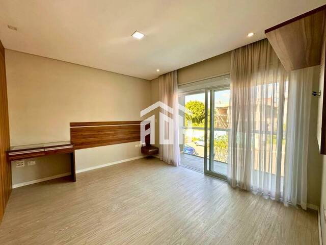 Casa para Venda em Santana de Parnaíba - 2