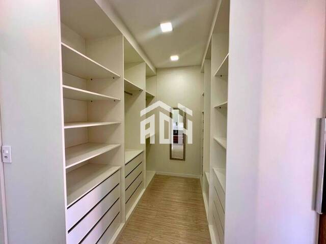 Casa para Venda em Santana de Parnaíba - 3