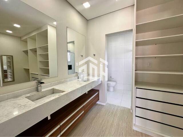 Casa para Venda em Santana de Parnaíba - 5