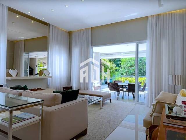 Casa para Venda em Santana de Parnaíba - 3